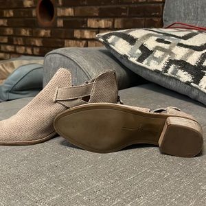 Dolce vita brown perforated booties